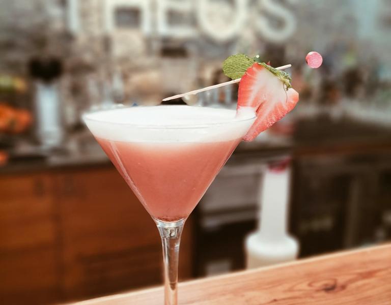 Theo’s Gastro Lounge