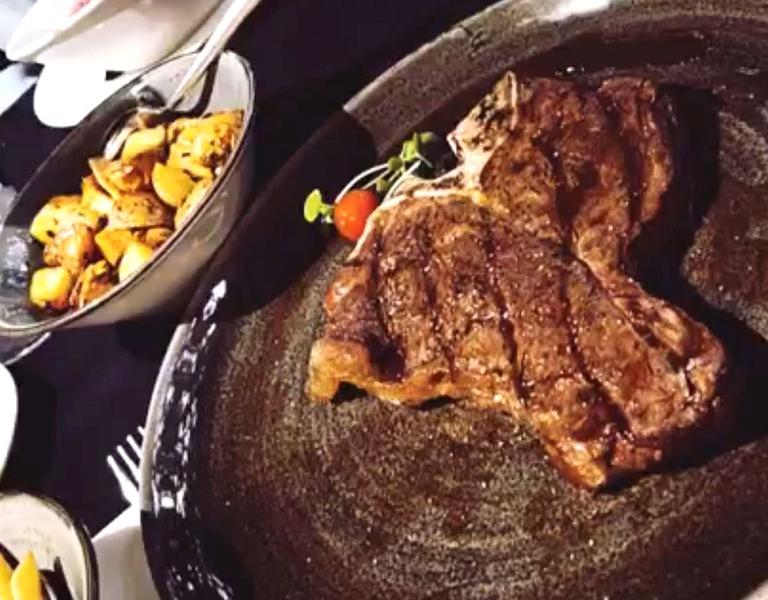 Theo’s Gastro Lounge